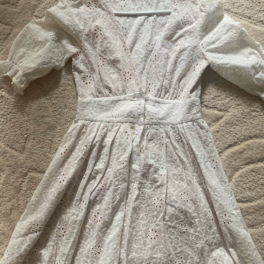 Off white Re:named flowy summer dress!